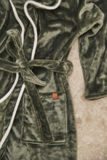 VINGA Louis luxury plush GRS RPET robe size S-M - Image 8