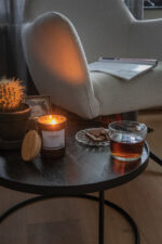 Ukiyo deluxe scented candle with bamboo lid - Image 3