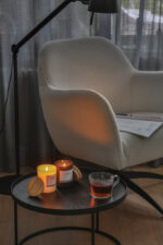 Ukiyo deluxe scented candle with bamboo lid - Image 11