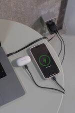 Urban Vitamin Mendocino 65W GaN charger retractable cable - Image 15