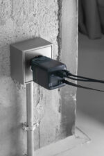 Urban Vitamin Mendocino 65W GaN charger retractable cable - Image 16