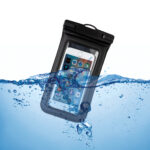 IPX8 Waterproof Floating Phone Pouch - Image 3