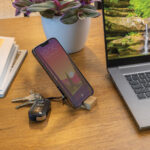 Standkey bamboo keychain phone stand - Image 6