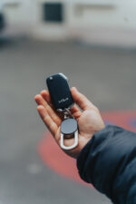Keyfinder keychain with worldwide locating and USB C - Image 8