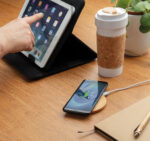 Bamboo 5W round wireless charger - Image 3