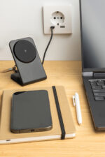VoltPerch RCS recycled plastic 15W magnetic wireless charger - Image 9