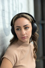 Urban Vitamin Cupertino RCS rplastic ANC headphone - Image 17