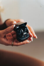 Urban Vitamin Long Beach ENC rplastic wireless earbuds - Image 13