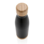 Vacuum stainless steel bottle with bamboo lid and bottom - Image 3