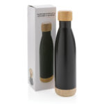 Vacuum stainless steel bottle with bamboo lid and bottom - Image 9