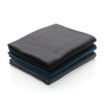 Fleece blanket in pouch - Image 6