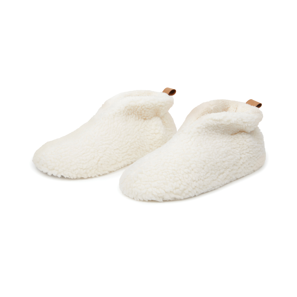 V499201SM__B_1__2d21cb64979c40278877c5da2dfe5bfa VINGA Santos RCS recycled pet cosy slippers - Image 1