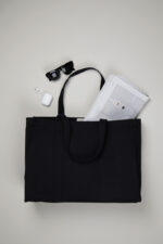 VINGA Hilo AWARE™ recycled canvas maxi tote bag - Image 4