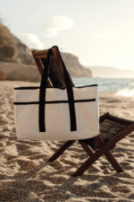VINGA Volonne AWARE™ recycled canvas beach bag - Image 10