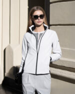 Prescott Women - Comfortable streamlined elegance - Image 2