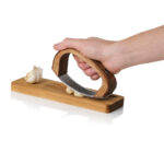 AdHoc RoccaAlio Garlic press with chopping board - Image 4