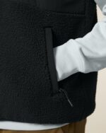 Liner - The unisex sleeveless sherpa jacket - Image 5